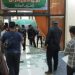 Pintu kaca gedung Islamic Center Surabaya pecah di tengah kongres HMI di Surabaya, Selasa (23/3/2021) malam. FOTO: kompas.com