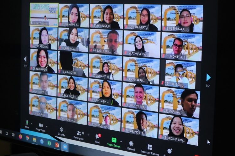 Peserta CPNS yang mengikuti materi Pra Jabatan CPNS Tanjung Jabung Barat melalui virtual, Rabu (30/3/2021).