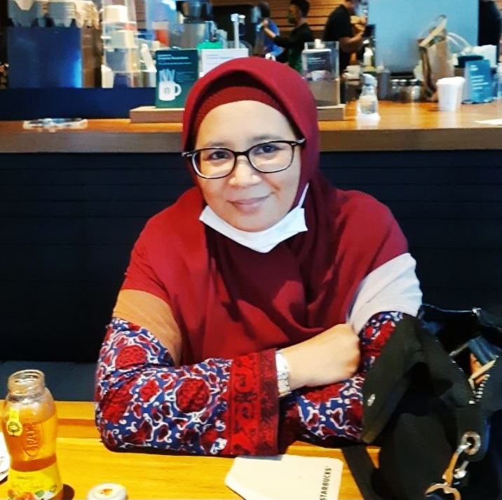 Wakil Rektor II bidang Administrasi Umum dan Sumberdaya, Fathiyah.