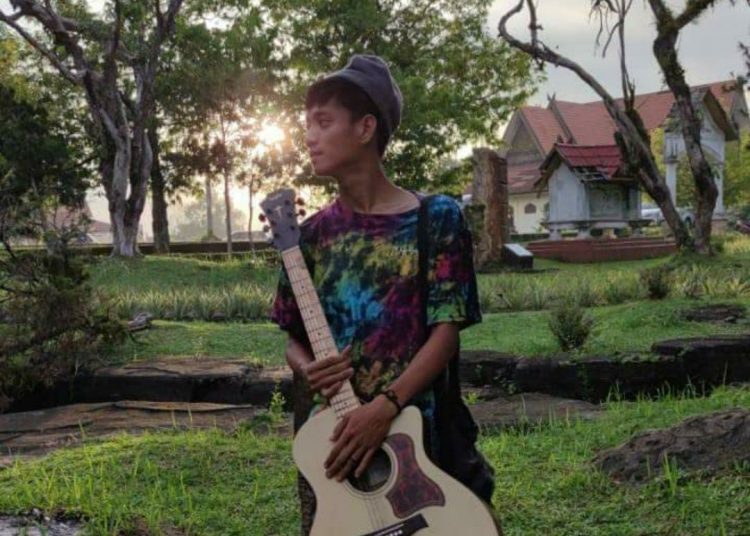 Lucky Si Kuli Bangunan Bersuara Emas. FOTO: IST