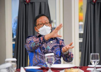 Ketua Komisi VII DPR RI Sugeng Suparwoto saat memimpin Tim Kunker Komisi VII DPR RI ke PT Medan Sugar Industry (PT SMI) di Medan, Sumatera Utara, Jumat (8/10/2021). (Foto: Ridwan/Man)