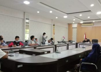 DPRD Kota Jambi menerima pengaduan pedagang pasar bedug