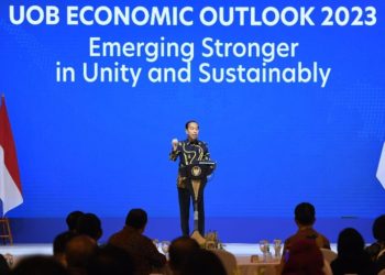 Presiden Joko Widodo menyampaikan sambutan pada acara United Overseas Bank (UOB) Economic Outlook 2023 yang digelar di Hotel Indonesia Kempinski, Jakarta, pada Kamis, 29 September 2022. Foto: BPMI Setpres