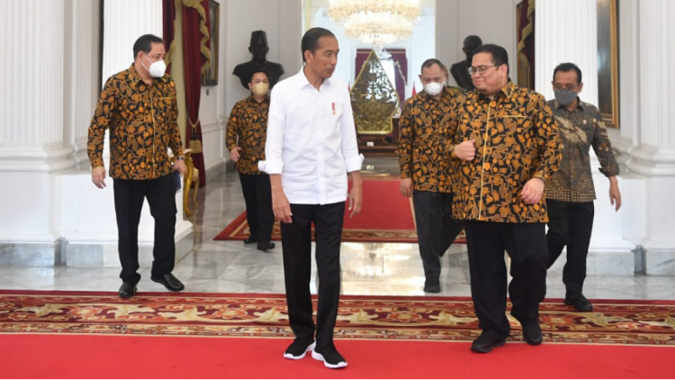 Presiden Joko Widodo menerima anggota Badan Pengawas Pemilihan Umum (Bawaslu) RI periode 2022-2027 di Istana Merdeka, Jakarta, pada Kamis, 22 September 2022. Foto: Dok. BPMI Setpres