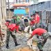 Jalin Kebersamaan Prajurit Pasmar 3 Gotong Royong Bangun Masjid. (Puspen TNI)