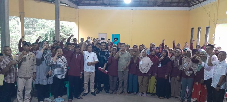 Anggota DPRD Provinsi Jambi Dapil Batanghari-Muaro, Jambi Abun Yani, dalam penutupan kegiatan pelatihan teknologi tepat guna untuk pertanian. (Humas DPRD Provinsi Jambi)